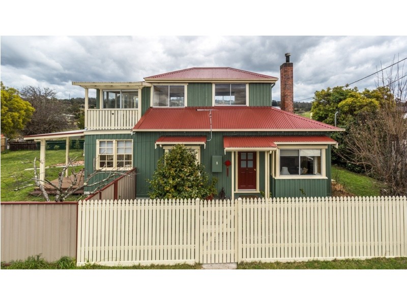 1 Chaplins Lane, Gravelly Beach TAS 7276