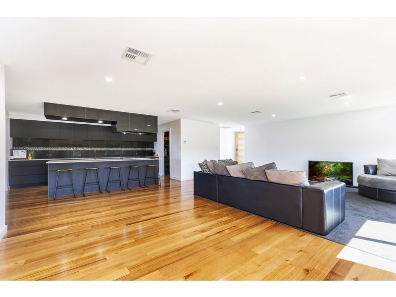 1 Effra Court, Perth TAS 7300