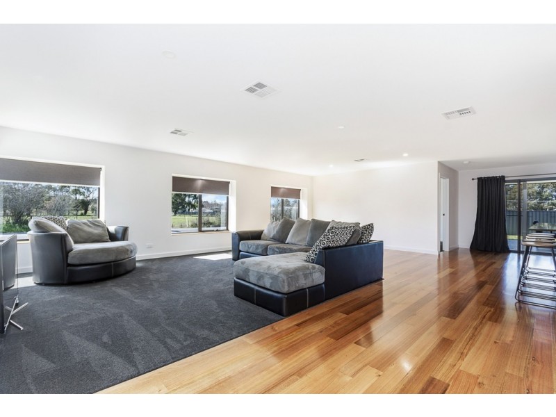 1 Effra Court, Perth TAS 7300