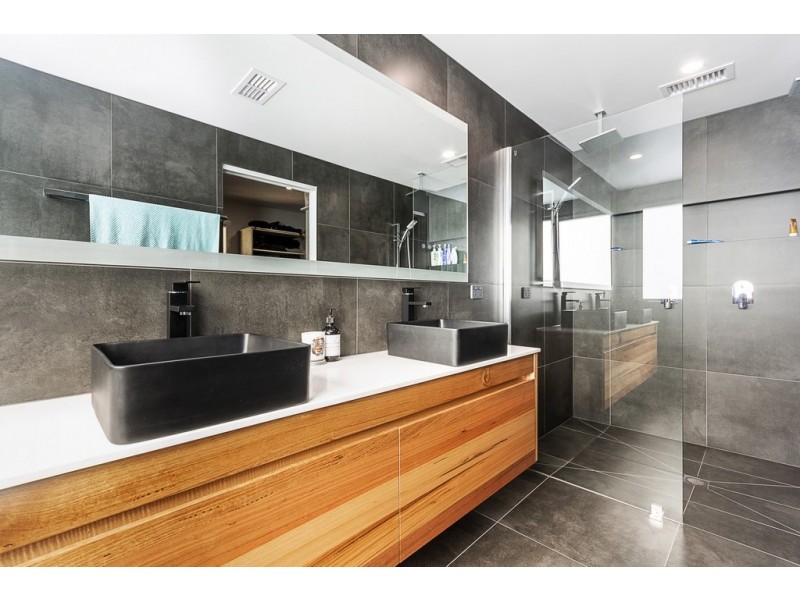 1 Effra Court, Perth TAS 7300