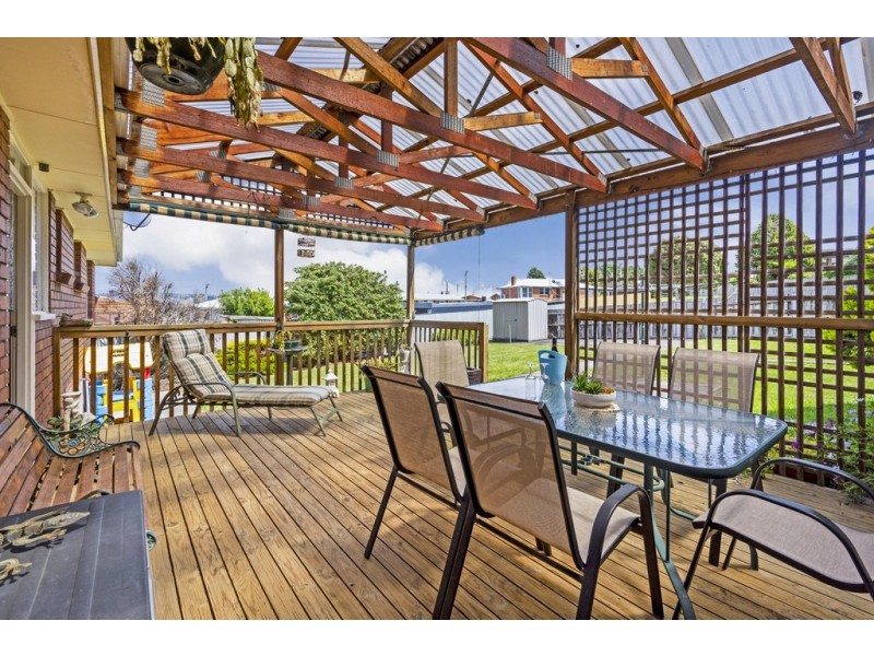 9 Cedar Street, Newnham TAS 7248