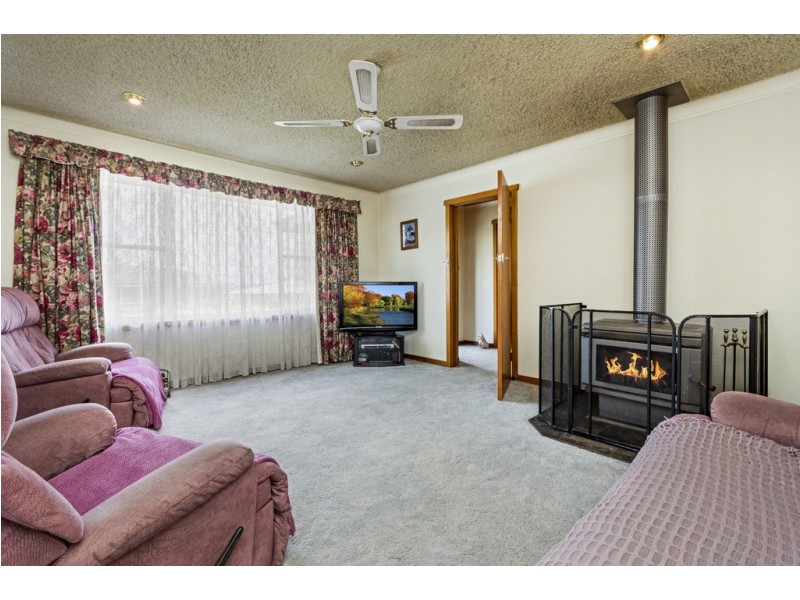 9 Cedar Street, Newnham TAS 7248