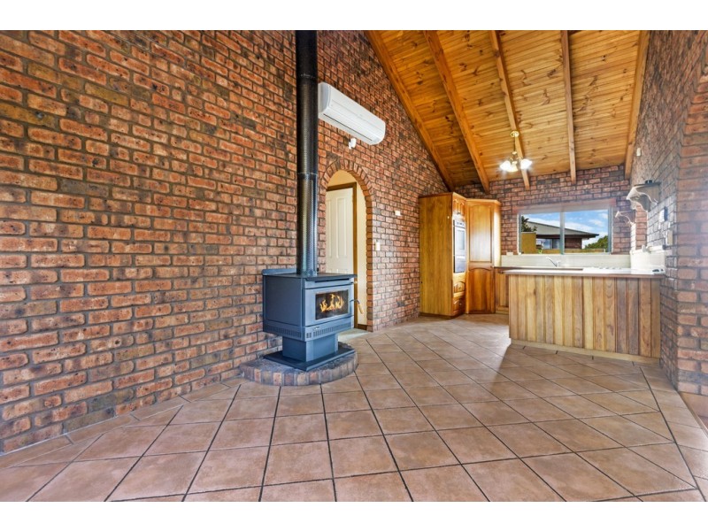 1 Picasso Place, Newnham TAS 7248