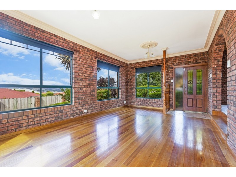 1 Picasso Place, Newnham TAS 7248