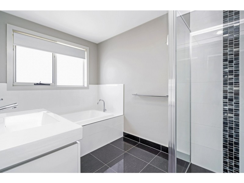 2/36 Wongarra Avenue, Legana TAS 7277