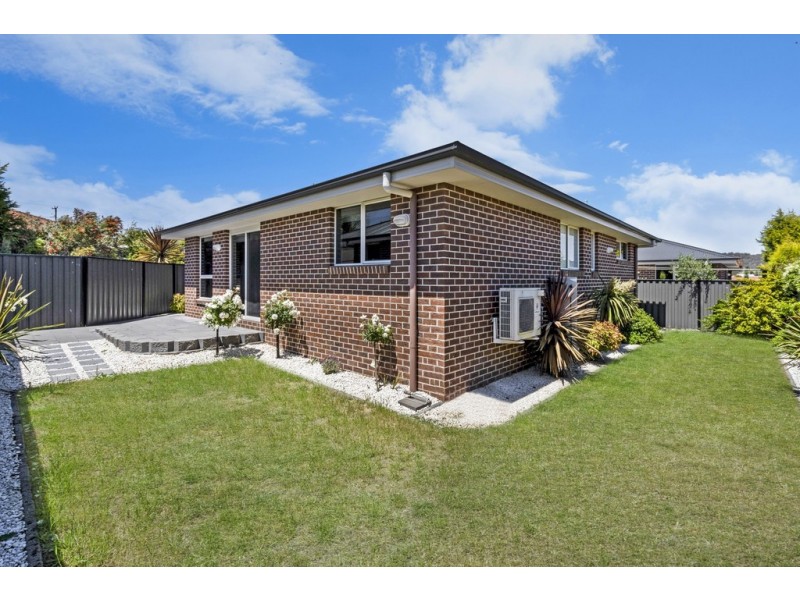 2/36 Wongarra Avenue, Legana TAS 7277