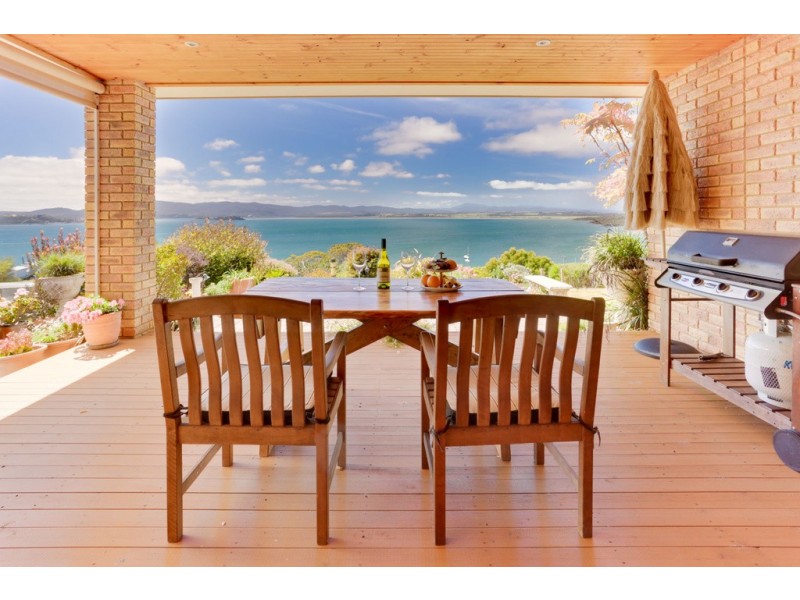 144 Oxford Street, Beauty Point TAS 7270