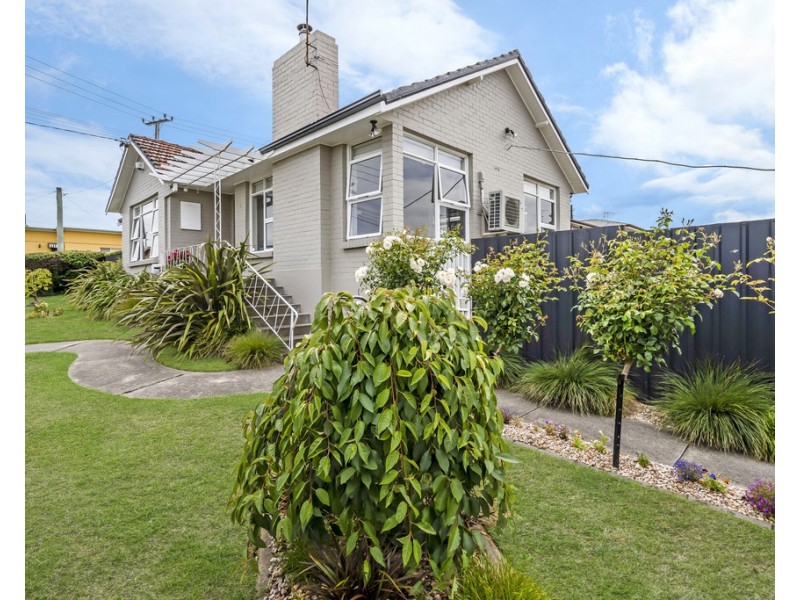 2 Paringa Avenue, Newnham TAS 7248