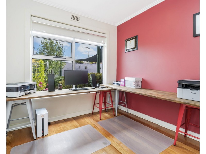 2 Paringa Avenue, Newnham TAS 7248