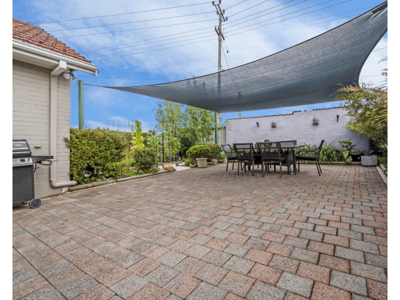 2 Paringa Avenue, Newnham TAS 7248