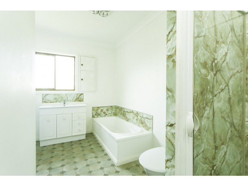 6 Quarantine Road, Kings Meadows TAS 7249