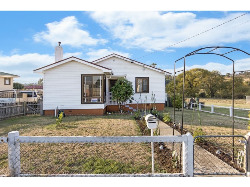 83 Hargrave Crescent, Mayfield TAS 7248