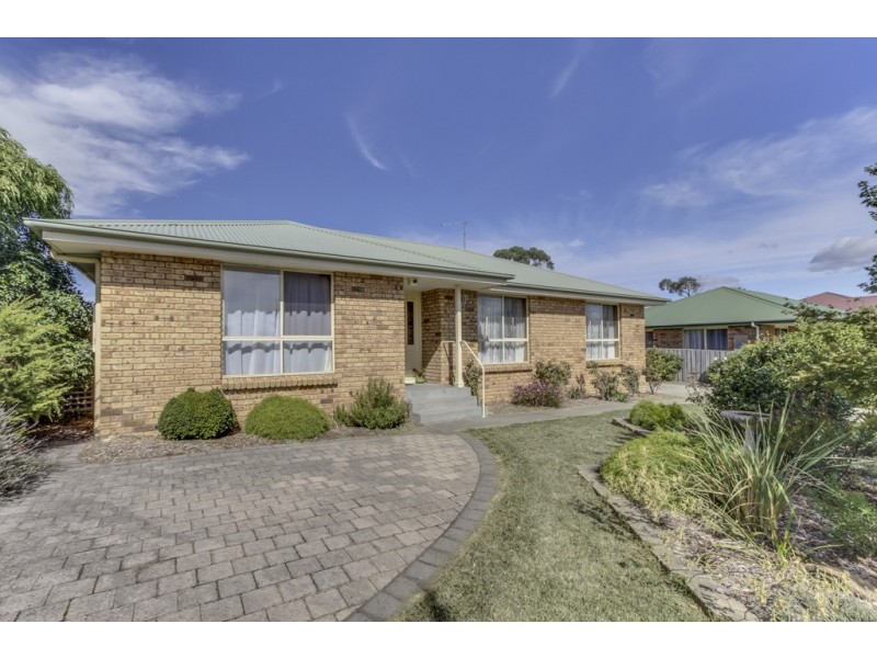 27 Rothesay Close, Newnham TAS 7248