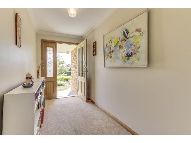 27 Rothesay Close, Newnham TAS 7248