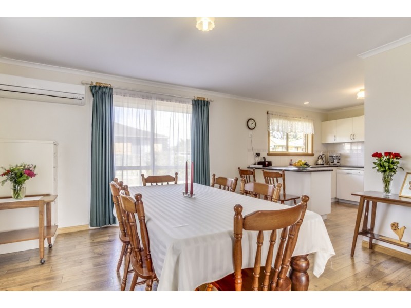 27 Rothesay Close, Newnham TAS 7248