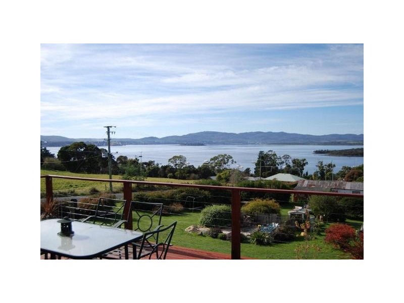 7 Augustus Street, Beauty Point TAS 7270