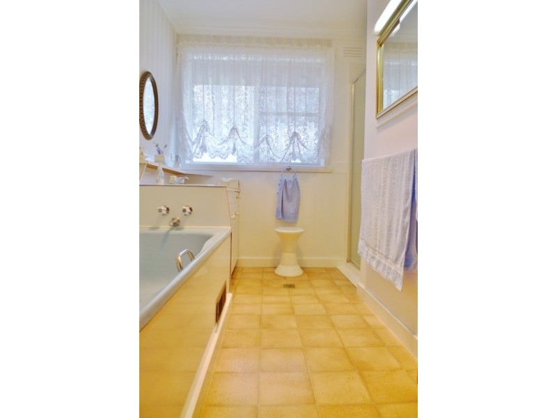 20 Hilton Place, Norwood TAS 7250