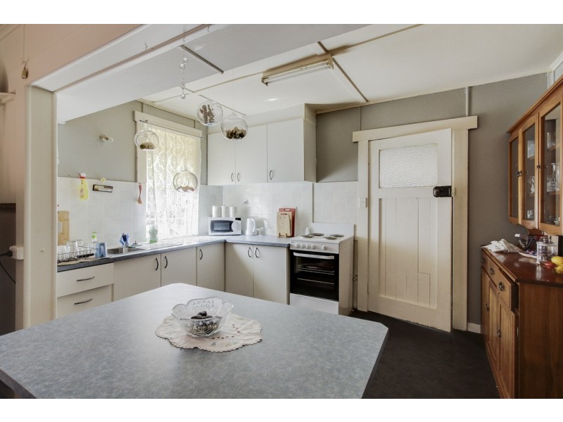 6 Walkers Avenue, Newnham TAS 7248