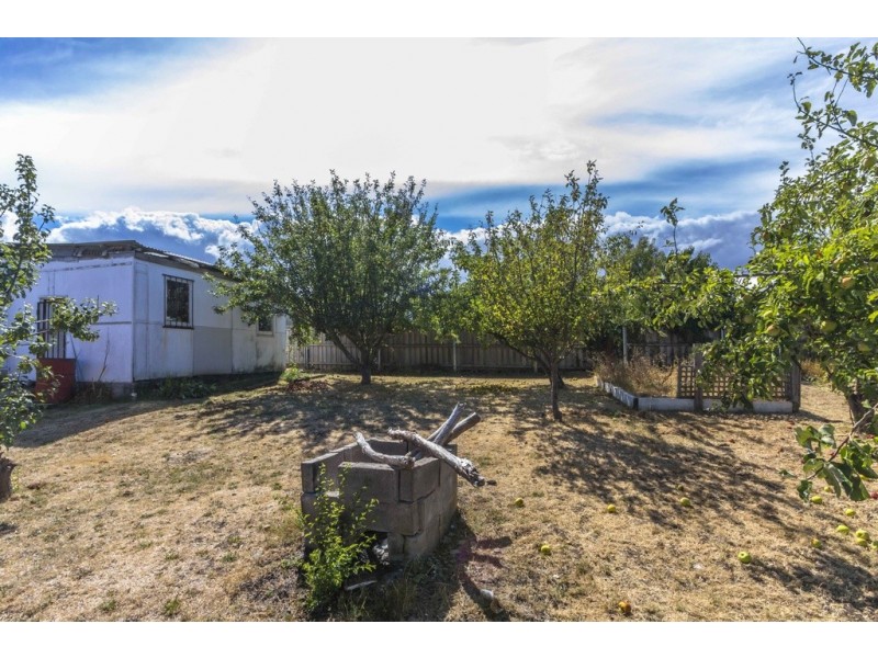 6 Walkers Avenue, Newnham TAS 7248