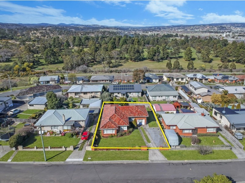 16 Arnold Street, Newnham TAS 7248