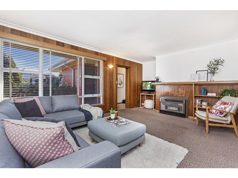 16 Arnold Street, Newnham TAS 7248