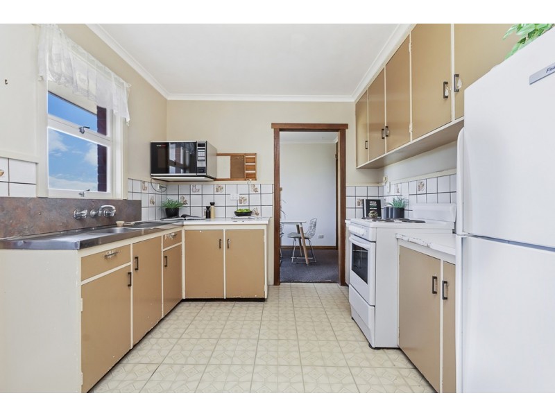 16 Arnold Street, Newnham TAS 7248