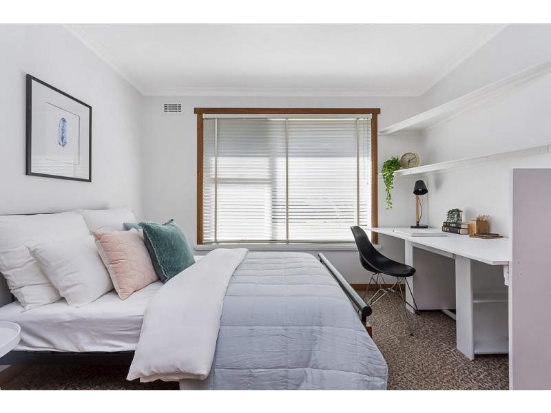 16 Arnold Street, Newnham TAS 7248