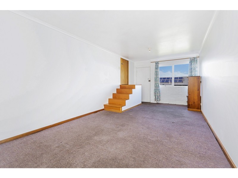 16 Arnold Street, Newnham TAS 7248