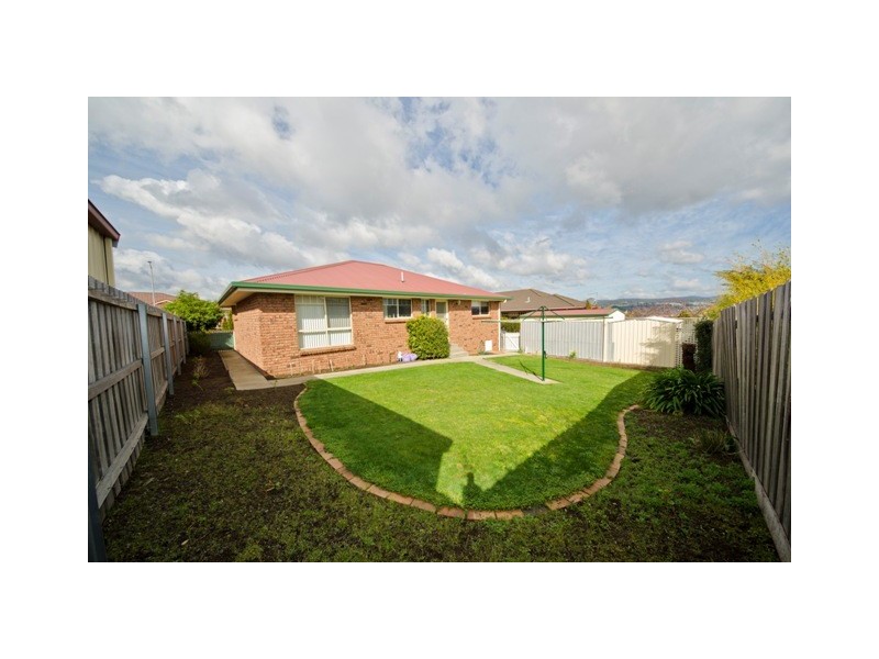 7 Rothesay Close, Newnham TAS 7248