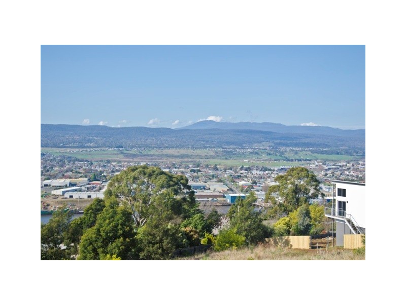 61 Lachlan Parade, Trevallyn TAS 7250