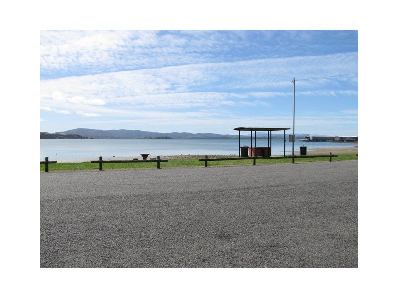 9 Esplanade, Beauty Point TAS 7270