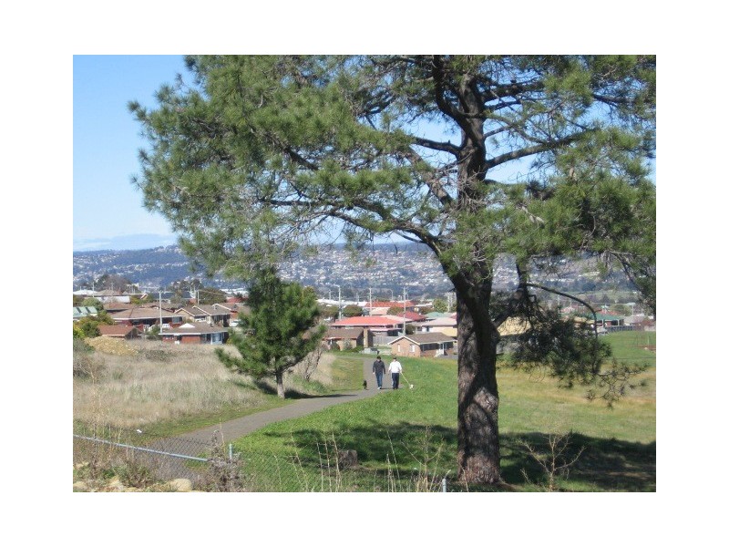 15/3 Tallentire Road, Newnham TAS 7248