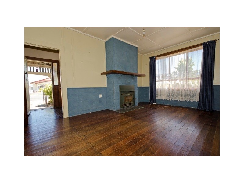 9 Charles Street, Cressy TAS 7302