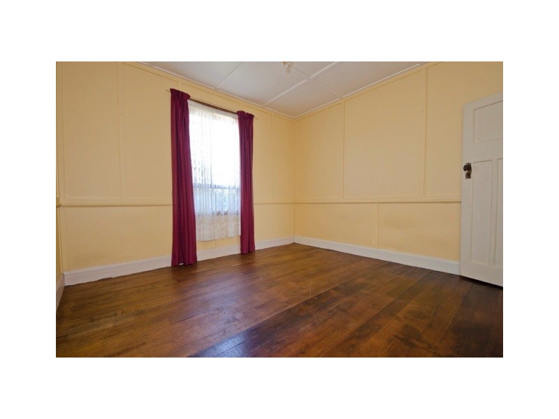 9 Charles Street, Cressy TAS 7302