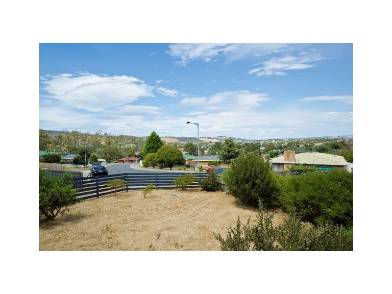 11 Emerald Place, Ravenswood TAS 7250