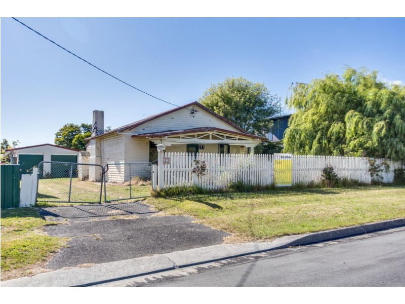 12 Kitchener Avenue, Beauty Point TAS 7270