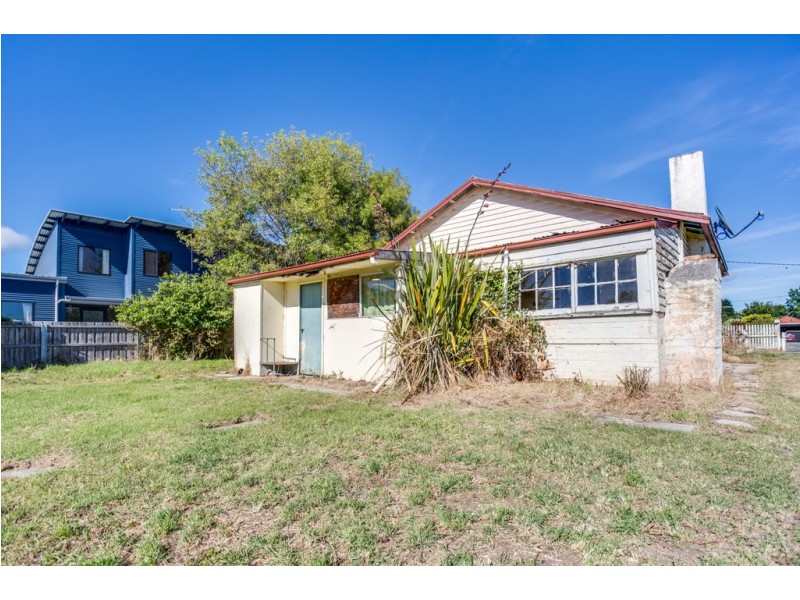 12 Kitchener Avenue, Beauty Point TAS 7270