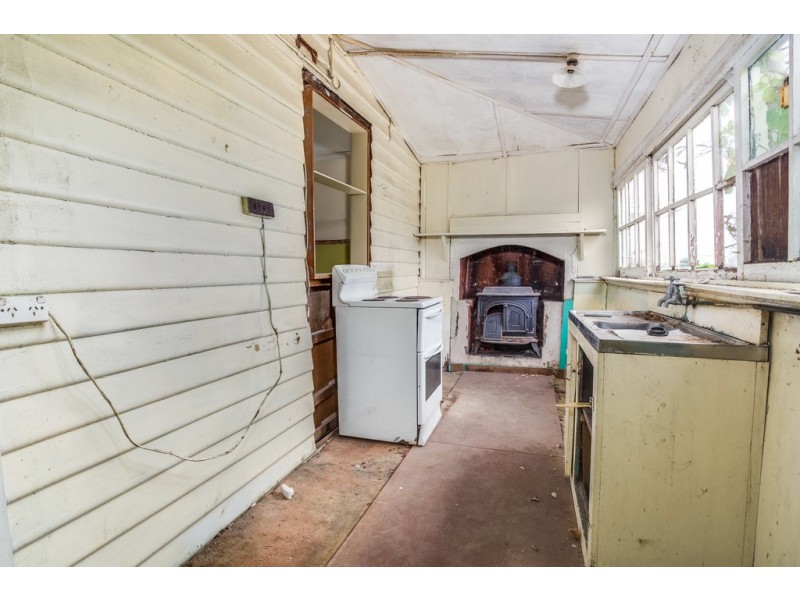 12 Kitchener Avenue, Beauty Point TAS 7270