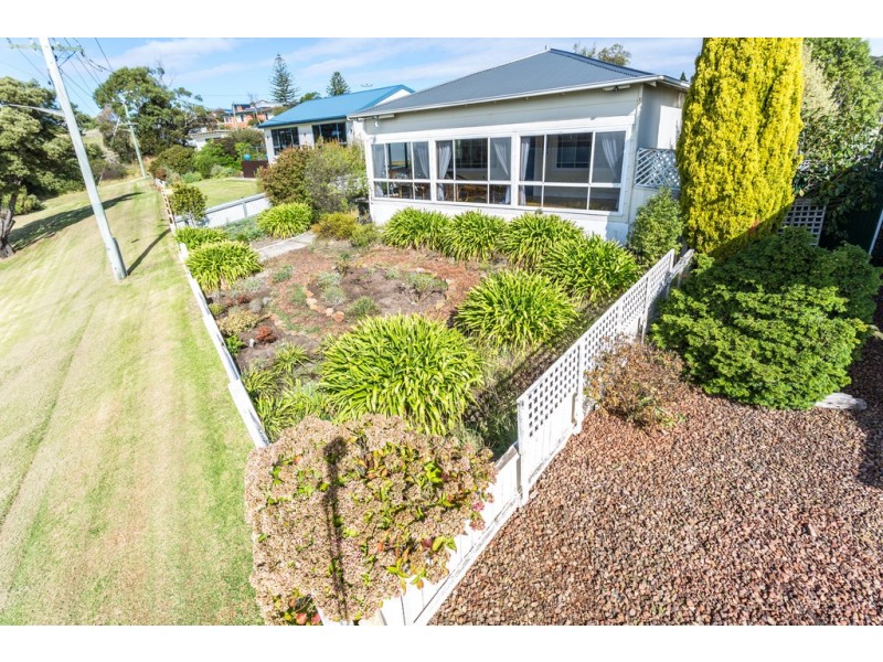215 Flinders Street, Beauty Point TAS 7270