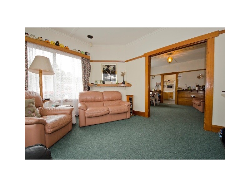 10 Alanvale Road, Newnham TAS 7248