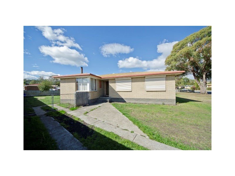 17 Hazelwood Parade, Ravenswood TAS 7250