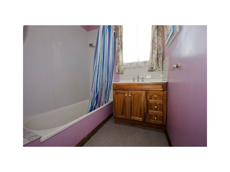 17 Hazelwood Parade, Ravenswood TAS 7250