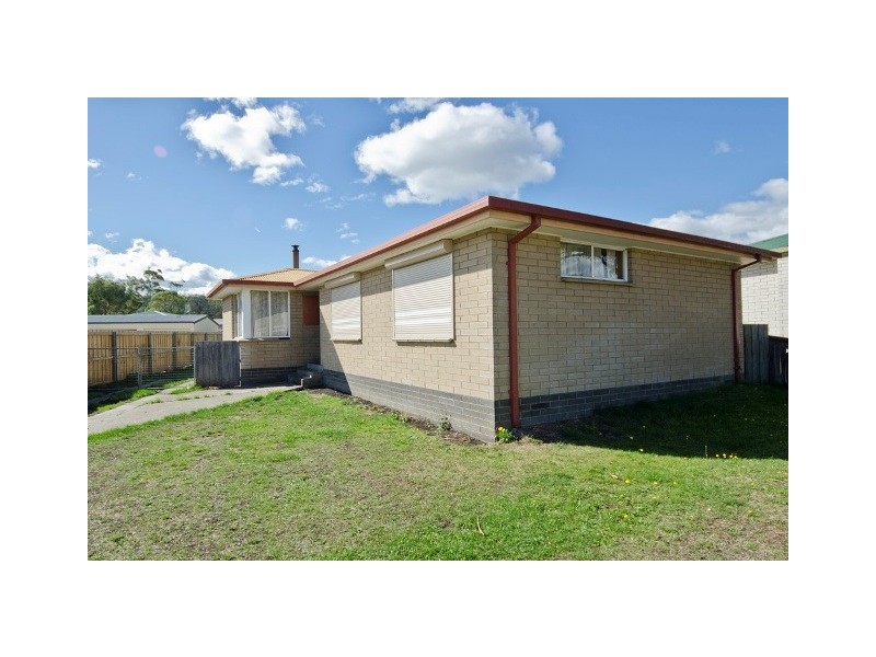 17 Hazelwood Parade, Ravenswood TAS 7250