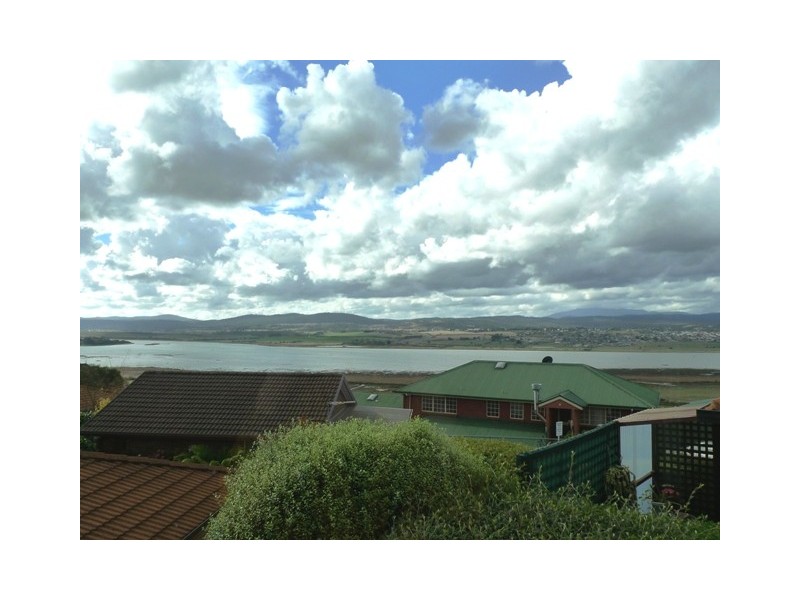 5 Iris Close, Riverside TAS 7250