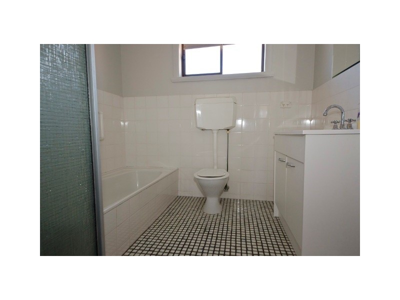 Unit 2/2 Swan Street, Newnham TAS 7248