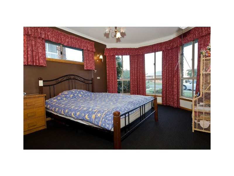 6 Picasso Place, Newnham TAS 7248