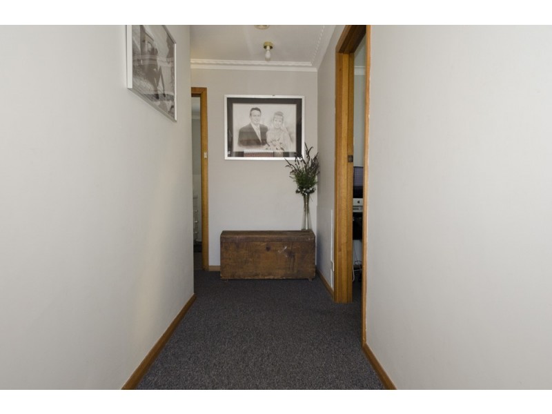 Unit 1/2 Swan Street, Newnham TAS 7248
