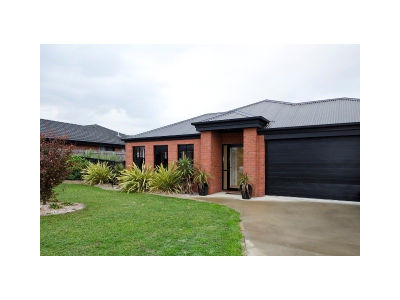 5 Pocket Place, Newnham TAS 7248
