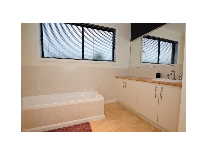 5 Pocket Place, Newnham TAS 7248