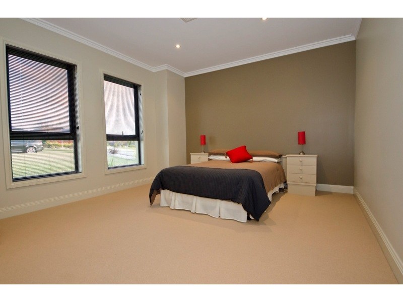 32 Holyman Drive, Prospect Vale TAS 7250